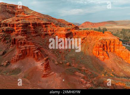 Camini delle fate rosse a forma di formazioni che hanno milioni di anni, Erzurum, Terra delle fate rosse Foto Stock