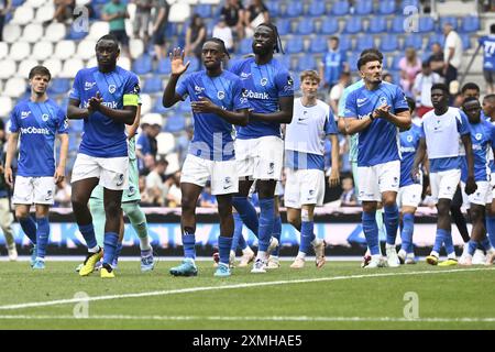 Genk, Belgio. 28 luglio 2024. Mujaid Sadick Aliu di Genk, Joris Kayembe di Genk e Tolu Toluwalase Arokodare di Genk nella foto dopo una partita di calcio tra il KRC Genk e lo Standard de Liege, domenica 28 luglio 2024 a Bruxelles, il giorno di apertura della stagione 2024-2025 della prima divisione del campionato belga 'Jupiler Pro League'. BELGA FOTO JOHAN EYCKENS credito: Belga News Agency/Alamy Live News Foto Stock