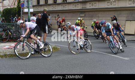 Sternberk, Repubblica Ceca. 28 luglio 2024. Arrivo della quarta tappa della gara ciclistica del Tour ceco da Sumperk a Sternberk il 28 luglio 2024, Sternberk, Repubblica Ceca. Crediti: Ludek Perina/CTK Photo/Alamy Live News Foto Stock