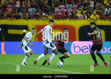 Recife, Brasile. 27 luglio 2024. Sport x Ponte Preta, in una partita valida per la serie B del Campionato brasiliano, a Recife, in PE, sabato sera 27. Igor Inocencio con la palla. Crediti: Thiago Lemos/FotoArena/Alamy Live News Foto Stock