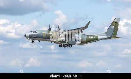 Czech Air Force - Airbus C-295M, in arrivo alla RAF Fairford per prendere parte all'esposizione statica al Royal International Air Tattoo 2024. Foto Stock