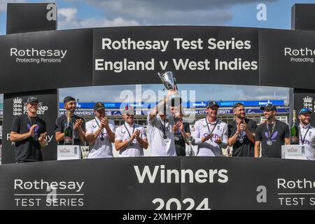 Birmingham, Regno Unito. 28 luglio 2024. L'Inghilterra vince le Rothesay test Series durante il 3° Rothesay test Match Day 3 Inghilterra vs Indie occidentali a Edgbaston, Birmingham, Regno Unito, 28 luglio 2024 (foto di Craig Thomas/News Images) a Birmingham, Regno Unito il 7/28/2024. (Foto di Craig Thomas/News Images/Sipa USA) credito: SIPA USA/Alamy Live News Foto Stock