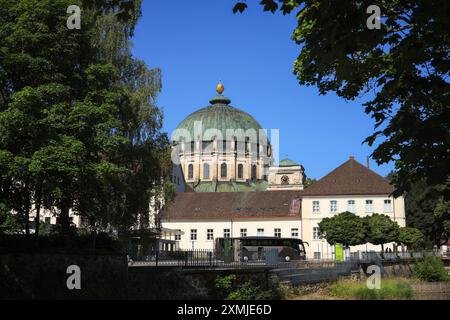 Vista della cattedrale di San Blasio a San Blasien - Foresta Nera, Germania Foto Stock