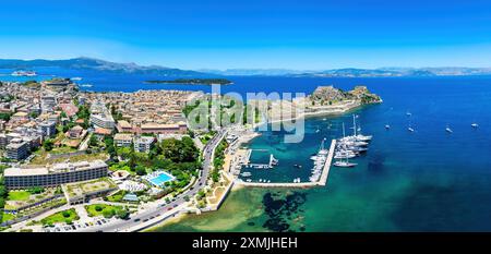 Corfù, 10 giugno 2024: Isole Ionie della Grecia Corfù. Vista panoramica della città di corfù Foto Stock