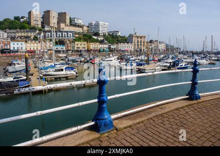 Torquay Harbour e Marina guardando verso Victoria Parade da Vaughan Parade, Torbay, Devon Foto Stock