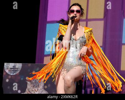 Lulworth, Dorset, Regno Unito. 28 luglio 2024. Sophie Ellis-Bextor si esibisce dal vivo sul palco per bambini al festival familiare Camp Bestival, 28 luglio 2024, crediti: Dawn Fletcher-Park/Alamy Live News Foto Stock