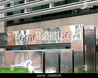 Vista ravvicinata della targhetta del nome Home Office all'esterno dell'edificio Home Office in Marsham Street Westminster Londra Foto Stock