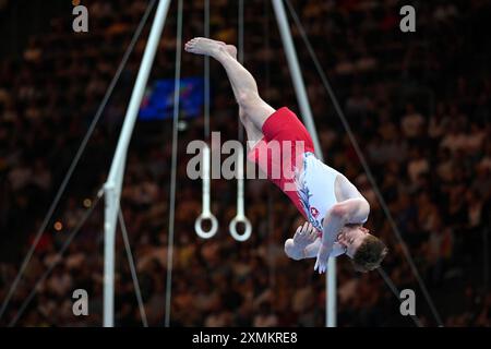 Moreno Kratter (Svizzera), piano. Campionati europei di Monaco 2022: Ginnastica artistica Foto Stock