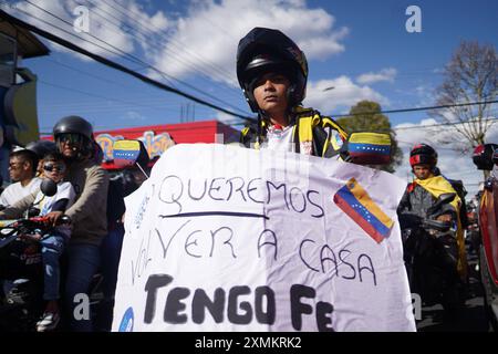 UIO POL MARCHAVENEZUELA Quito, 28 luglio 2024 cittadini venezuelani scendere per le strade di Quito per alzare la voce sulle elezioni presidenziali nel paese vicino API JUAN RUIZ CONDOR POL UIO POL MARCHAVENEZUELA 0a8e5183c088de83a4178070ab7c4e Copyright: XRuizxCondorx Foto Stock