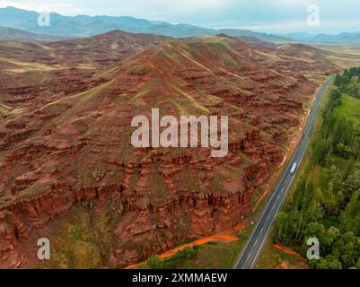 Camini delle fate rosse a forma di formazioni che hanno milioni di anni, Erzurum, Terra delle fate rosse Foto Stock