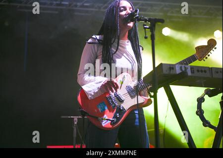 27 luglio 2024, Sheffield, South Yorkshire, U. K: Esibizione al Tramlines Festival 2024 , Sheffield, UK (Credit Image: © Robin Burns/ZUMA Press Wire) SOLO USO EDITORIALE! Non per USO commerciale! Foto Stock