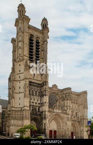 Cattedrale di Saint-Pierre e Saint-Paul, Troyes, Champagne, Francia Foto Stock