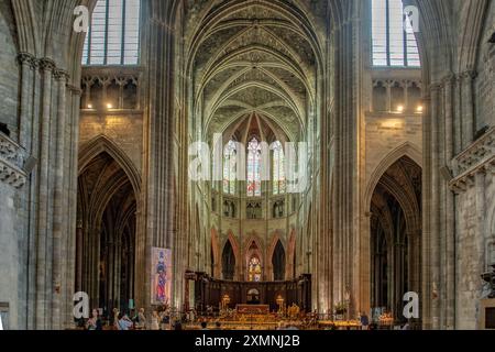 All'interno della Cattedrale di St Andre de Bordeaux, Nouvelle Aquitaine, Francia Foto Stock