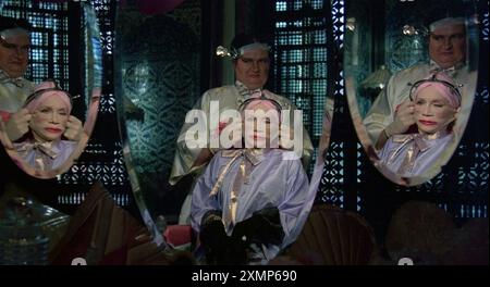 Brasile anno : 1985 Regno Unito Direttore : Terry Gilliam Jim Broadben, Katherine Helmond Foto Stock