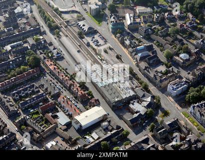Vista aerea della stazione ferroviaria di Ilkley, West Yorkshire Foto Stock