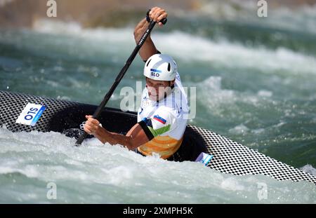 Benjamin Savsek sloveno durante la semifinale di canoa maschile allo Stadio Nautico Vaires-sur-Marne, il terzo giorno dei Giochi Olimpici di Parigi 2024 in Francia. Data foto: Lunedì 29 luglio 2024. Foto Stock