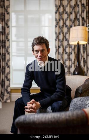 Rory Stewart, accademico britannico, emittente televisiva, scrittore ed ex diplomatico e politico, fotografò a Londra, luglio 2024 Foto Stock