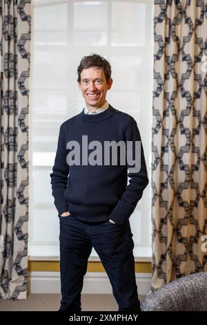 Rory Stewart, accademico britannico, emittente televisiva, scrittore ed ex diplomatico e politico, fotografò a Londra, luglio 2024 Foto Stock