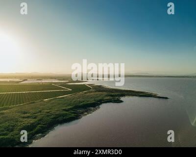 Vista aerea delle saline di Torrevieja nella provincia di Alicante, Spagna. Foto di alta qualità Foto Stock