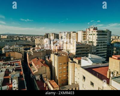 Vista panoramica aerea del centro di Murcia e del fiume Segura. Foto di alta qualità Foto Stock