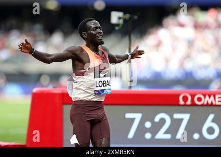 Dominic Lokinyomo LOBALU (Svizzera), vincendo la finale maschile dei 3000 m nel 2024, IAAF Diamond League, London Stadium, Queen Elizabeth Olympic Park, Stratford, Londra, Regno Unito. Foto Stock