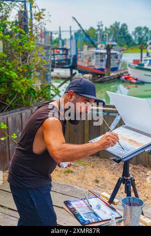 Artista che partecipa al Grand Prix of Art 2024 a Steveston, British Columbia Foto Stock