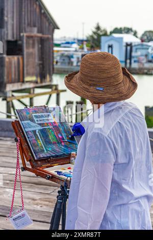 Artista che partecipa al Grand Prix of Art 2024 a Steveston, British Columbia Foto Stock