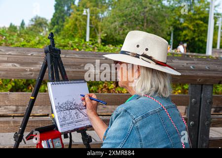 Artista che partecipa al Grand Prix of Art 2024 a Steveston, British Columbia Foto Stock