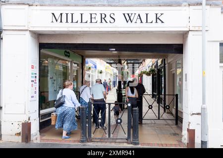 Ingresso alla galleria commerciale Millers Walk, Fakenham, Norfolk Foto Stock