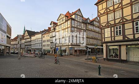 Hannover, Germania - 5 maggio 2011: Serata Empty Holzmarkt Square Medieval Town nel quartiere Mitte. Foto Stock