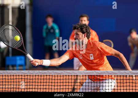 Parigi, Francia. 29 luglio 2024. PARIGI, FRANCIA - LUGLIO 29: Robin Haase dei Paesi Bassi gareggia nel primo turno doppio maschile durante la terza giornata di tennis - Giochi Olimpici Parigi 2024 al Roland Garros il 29 luglio 2024 a Parigi, Francia. (Foto di Andre Weening/Orange Pictures) credito: Orange Pics BV/Alamy Live News Foto Stock