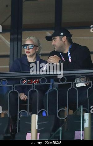 28 luglio 2024, Parigi, Ile de France, Francia: LADY GAGA viene vista durante la qualifica femminile di ginnastica Artistica alla Bercy Arena di Parigi, Francia (Credit Image: © Mickael Chavet/ZUMA Press Wire) SOLO PER USO EDITORIALE! Non per USO commerciale! Foto Stock