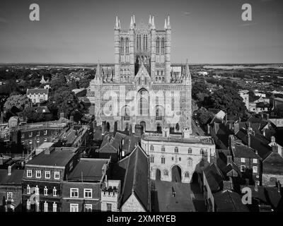 ©Phil Crow 2024 www.philcrow.comLincoln Cathedral, situata nel Lincolnshire, Inghilterra, è un magnifico esempio di architettura gotica. Costruito a partire da 1 Foto Stock