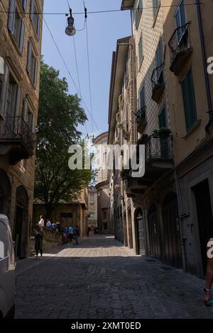 Bergamo, Italia - 17 giugno 2024 - veduta delle vie del centro storico Foto Stock