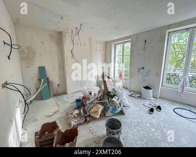 Parigi, Francia, vista grandangolare, progetto di ristrutturazione di appartamenti privati, soggiorno, cantiere edile, interno, efficienza domestica europa Foto Stock