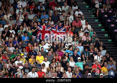 Parigi, Francia. 29 luglio 2024. Tifosi del team GB in tribuna, durante il terzo giorno dei Giochi Olimpici di Parigi 2024, Parigi, Francia. Crediti: Isabel Infantes/Alamy Live News Foto Stock