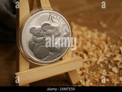 Moneta australiana in argento puro in capsula. 1 dollaro Koala 2023. Foto Stock