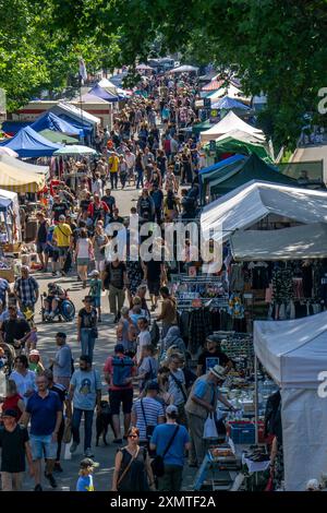 Mercatino delle pulci al festival estivo della Gruga di Essen, fiera di 10 giorni alla Messe Essen, con uno dei più grandi mercatini delle pulci della NRW, Germania, Foto Stock