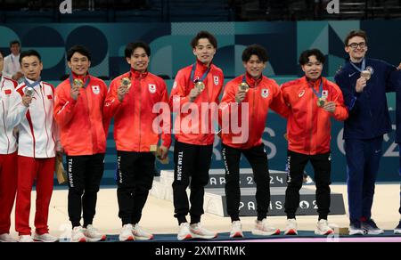 Parigi, Francia. 29 luglio 2024. Parigi, Francia. 29 luglio 2024. Ginnastica artistica: Finale a squadre maschile. Squadra giapponese con le loro medaglie d'oro, durante il terzo giorno dei Giochi Olimpici di Parigi 2024, Parigi, Francia. Crediti: Adam Stoltman/Alamy Live News Foto Stock