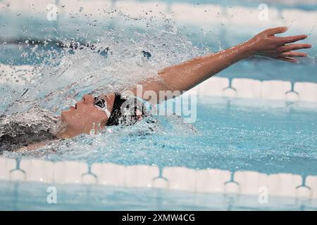 Parigi, Francia. 29 luglio 2024. Katie Grimes degli Stati Uniti gareggia nella finale individuale di Medley femminile 400m alle Olimpiadi di Parigi 2024 all'Arena le Defense di Parigi, Francia, lunedì 29 luglio 2024. Summer McIntosh del Canada ha vinto l'oro, Katie Grimes degli Stati Uniti ha vinto l'argento e Emma Weyant degli Stati Uniti ha vinto il bronzo. Foto di Richard Ellis/UPI credito: UPI/Alamy Live News Foto Stock