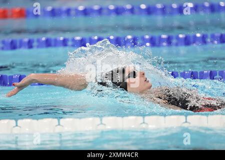 Parigi, Francia. 29 luglio 2024. Summer McIntosh canadese gareggia nella finale individuale di Medley femminile 400m alle Olimpiadi di Parigi 2024 all'Arena le Defense di Parigi, Francia, lunedì 29 luglio 2024. Summer McIntosh del Canada ha vinto l'oro, Katie Grimes degli Stati Uniti ha vinto l'argento e Emma Weyant degli Stati Uniti ha vinto il bronzo. Foto di Richard Ellis/UPI credito: UPI/Alamy Live News Foto Stock