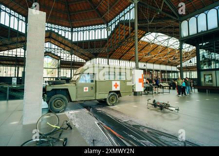 BARCELLONA, SPAGNA - 2 maggio 2024: Vista interna del Centro culturale e della memoria El Born. Foto di alta qualità Foto Stock