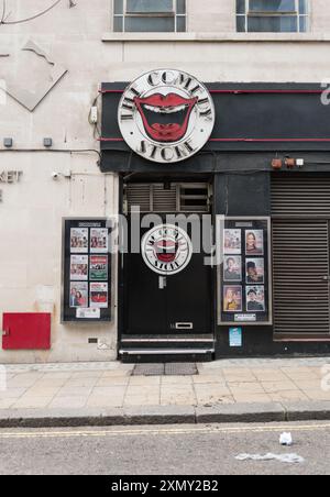 Ingresso e cartellonistica per il Comedy Store, Oxendon Street, Soho, London, SW1, Inghilterra, Regno Unito Foto Stock