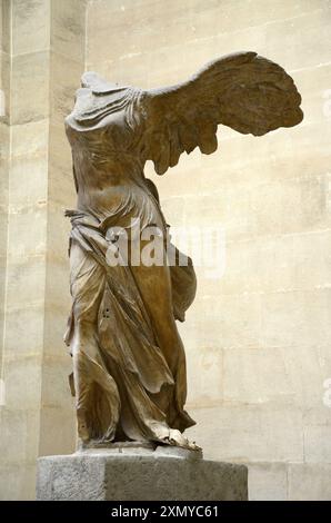 Nike, museo del Louvre, Parigi, Francia, Europa Foto Stock