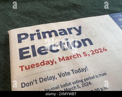 STATI UNITI. 18 gennaio 2024. Primo piano di un libro informativo sulle elezioni con testo che legge Primary Election, Lafayette, California, 18 gennaio 2024. (Foto di Smith Collection/Gado/Sipa USA) credito: SIPA USA/Alamy Live News Foto Stock