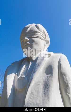 National Memorial Arboretum, sito del National Remembrance ad Alrewas, vicino a Lichfield, Staffordshire, Regno Unito a luglio - Shot at Dawn Memorial Foto Stock