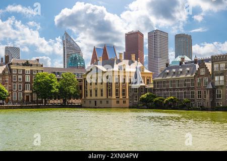 Il Mauritshuis e l'Hofvijver si trovano nel centro di l'Aia, Paesi Bassi Foto Stock