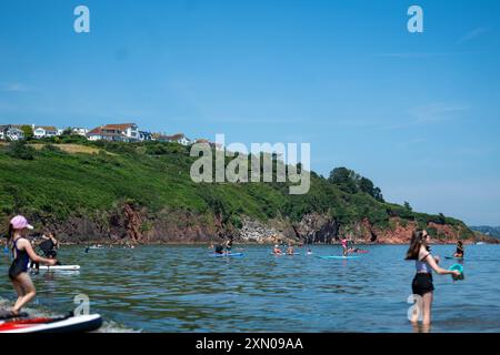 Broadsands, Devon, Regno Unito, 30 luglio 2024, è il giorno più caldo dell'anno nel Regno Unito, e le spiagge sono piene lungo la costa meridionale del Devon., Andrew Lalchan Photography/Alamy Live News Foto Stock