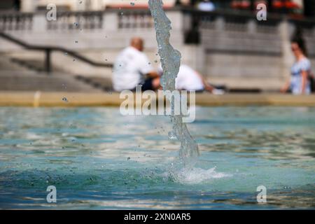 Trafalgar Square, Londra, Regno Unito. 30 luglio 2024. Meteo nel Regno Unito: Ondata di calore a Londra. Crediti: Matthew Chattle/Alamy Live News Foto Stock