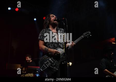 30 luglio 2024, Vallo della Lucania, Italia: Il gruppo rock e pop italiano le vibrazioni si esibisce dal vivo a Vallo della Lucania, Salerno, Italia per il loro ''Summer Tour 2024' (Credit Image: © Mariano Montella/Pacific Press via ZUMA Press Wire) SOLO PER USO EDITORIALE! Non per USO commerciale! Foto Stock